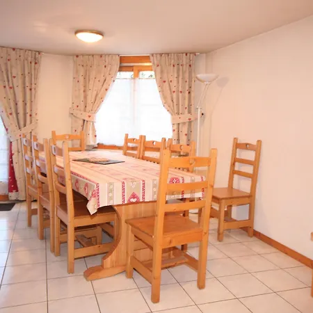 4 Pieces, 8 Pers, Proche Centre Avec Balcon Apartment Châtel